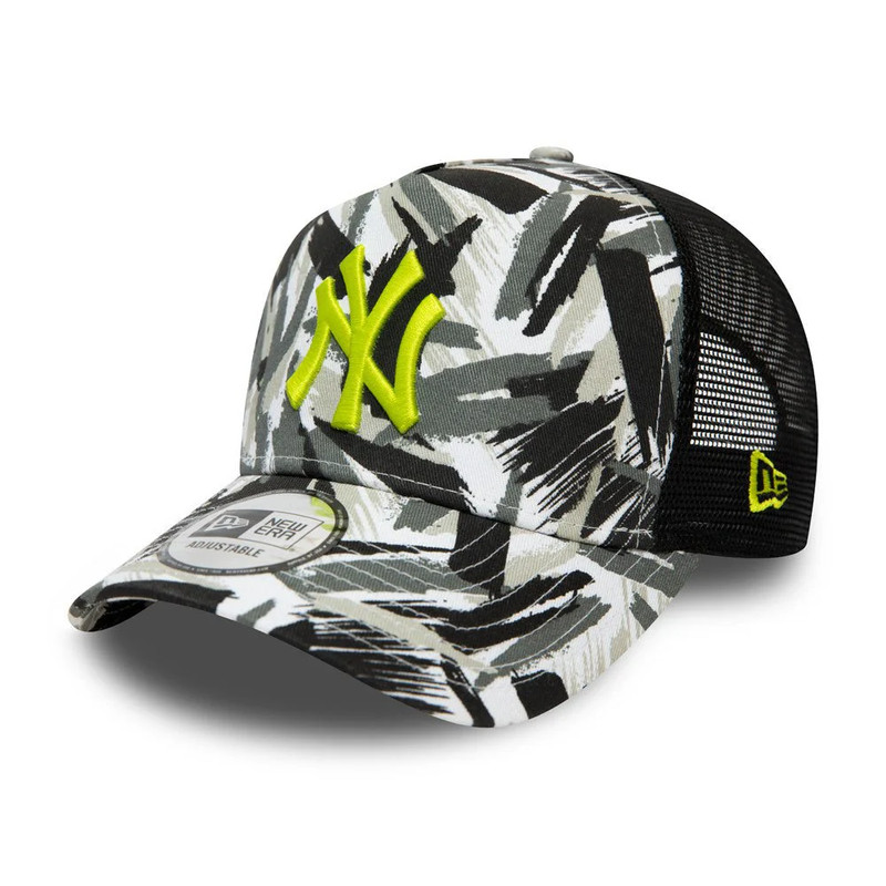 New Era Seasonal Camo Trucker New York Yankees Cap - White - قبعة